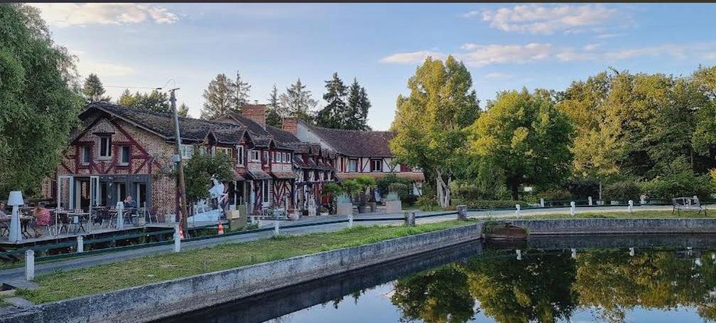 Отель Le Moulin De Villiers Nouan-le-Fuzelier Экстерьер фото